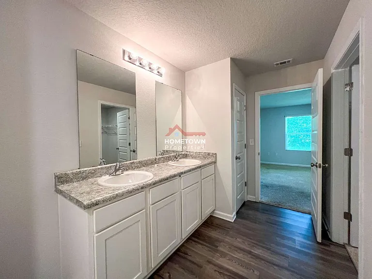 5257 Peach Dr — Photo 16