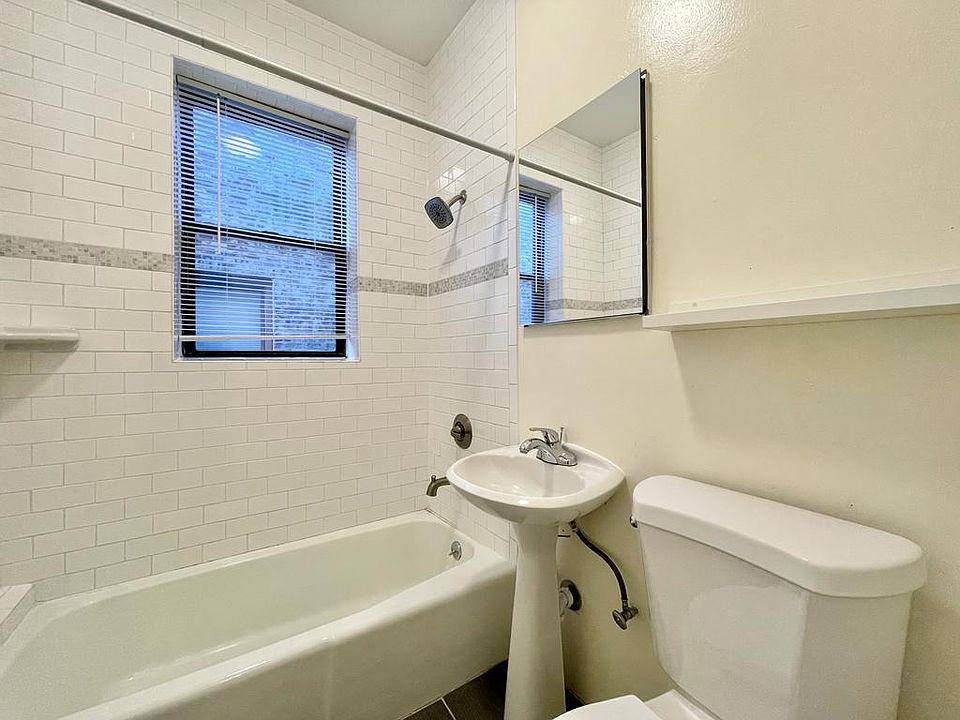 2nd image of 141A Duncan Ave #21