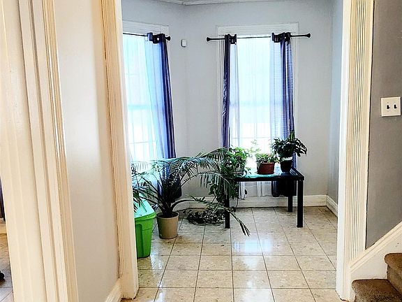 5th image of 4 Stuyvesant Ave