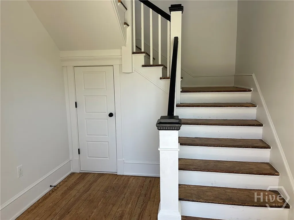 2 bed, 1.0 bath, 1642 sqft, $2,000 — Photo 3