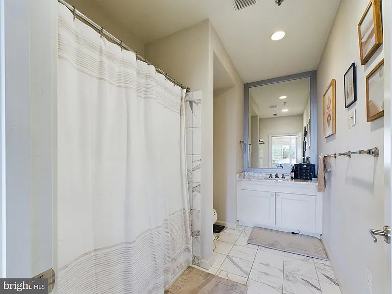 201 N 8th St #59-607W — Photo 21