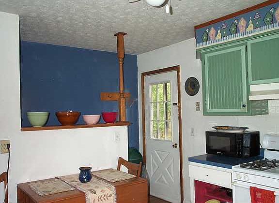 3rd image of 158 East St