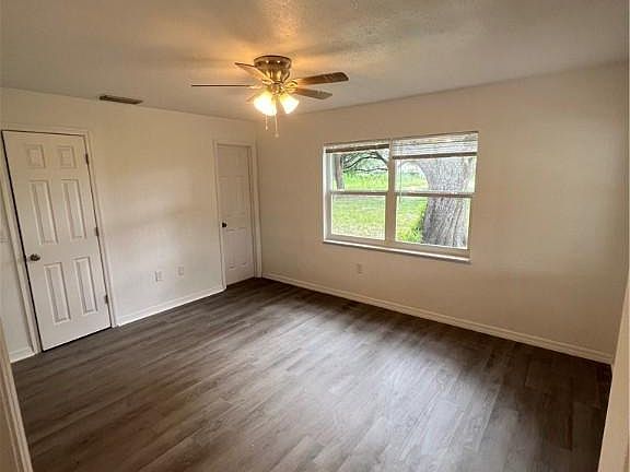 4th image of 408 River Dr