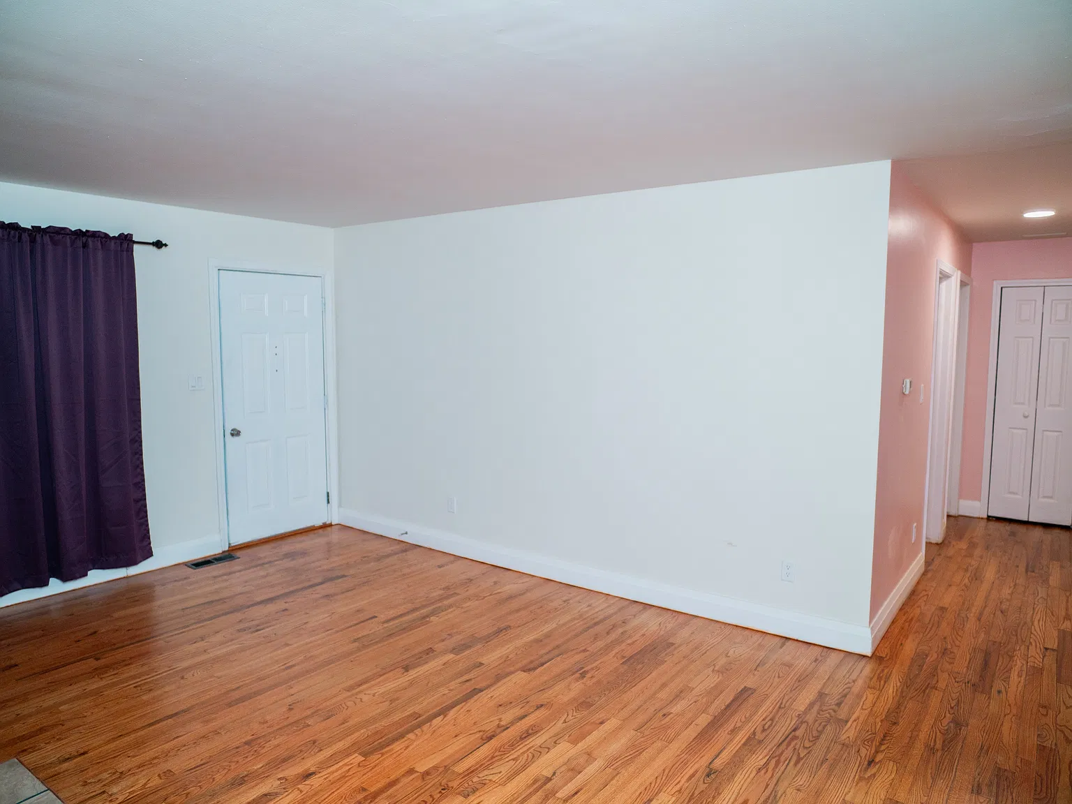 3 bed, 1054 sqft, $1,800 — Photo 4