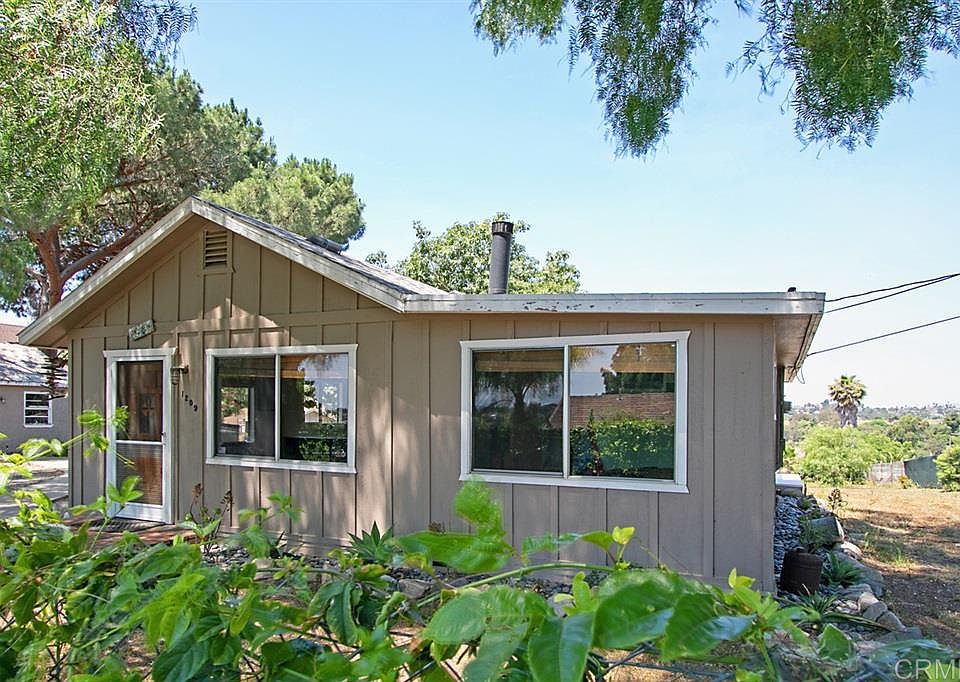 1st image of 1209 Pepper Tree Ln