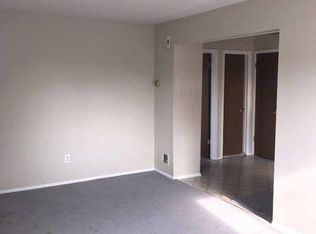 7 E Revere Ln APT B, Staten Island, NY 10306
