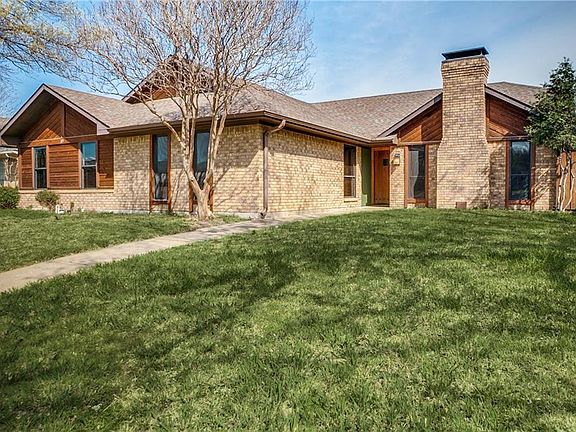 2nd image of 305 Pebblecreek Dr