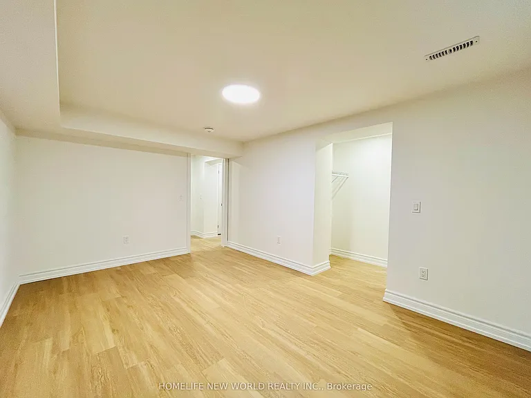 127 Highgate Ave #BASEMENT — Photo 13