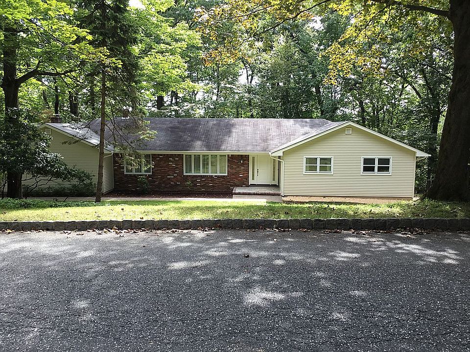 1st image of 3 Wood Dr