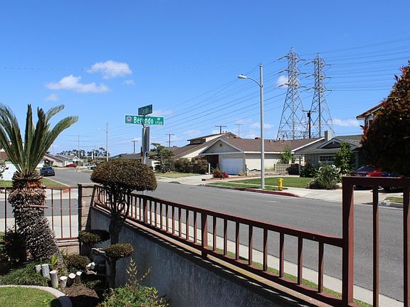 5th image of 17523 S Berendo Ave