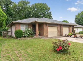 2733 S Hilton Ave, Springfield, MO 65807