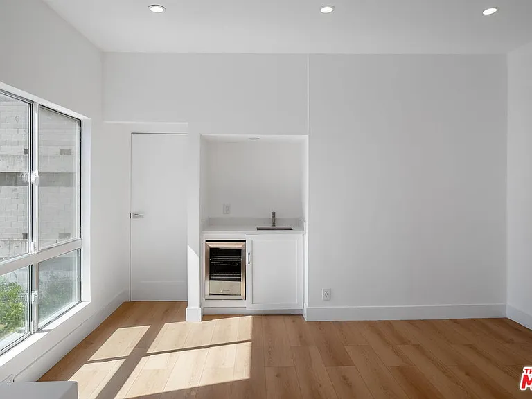 4807 Woodley Ave #309 — Photo 16