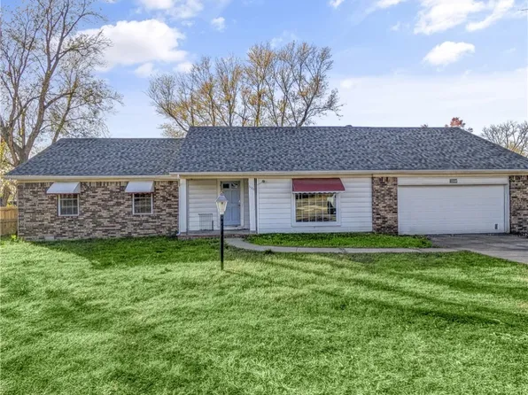3508 N 2nd St, Rogers, AR 72756