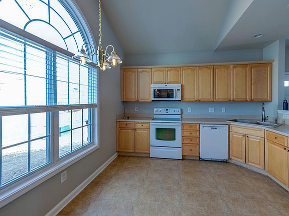 5th image of 2419A Millbank Ct #A