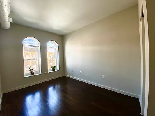 Rented by Compass | media 23