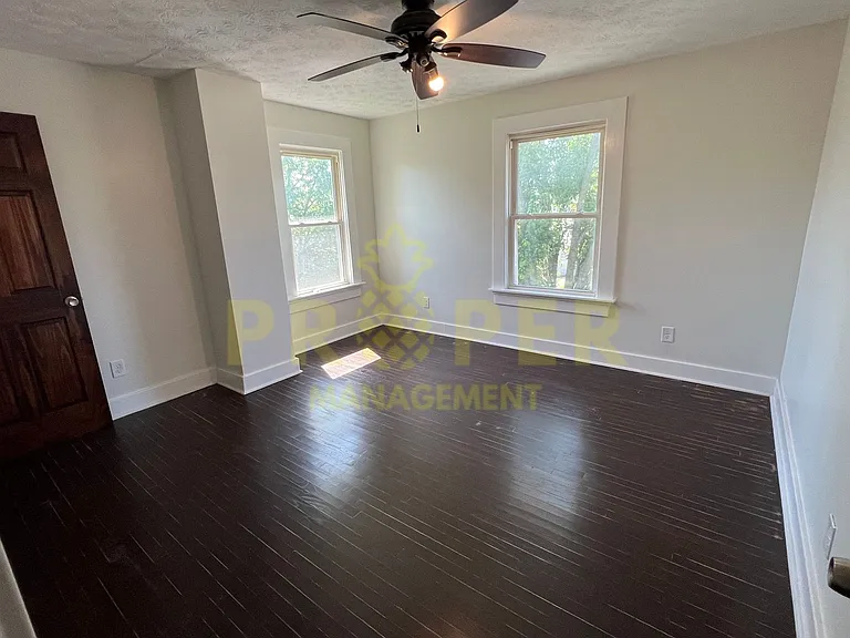 39 E Maplewood Ave — Photo 8