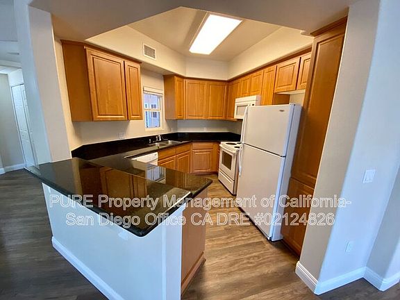 5th image of 2707 Lake Pointe Dr Unit 205