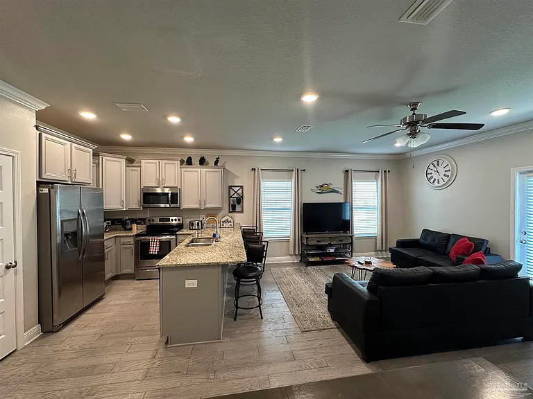 1210 W Government St — Photo 13