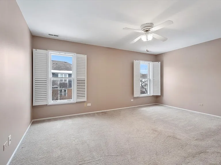 226 Coventry Cir — Photo 11