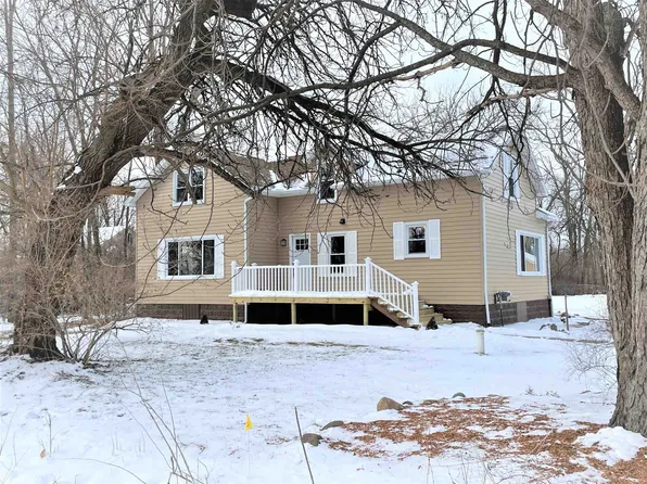 10345 Webster Rd, Freeland, MI 48623