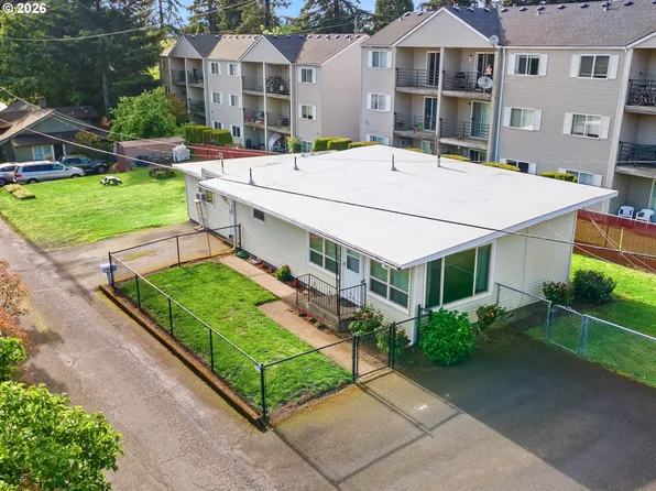 2216 E 18th St, Vancouver, WA 98661