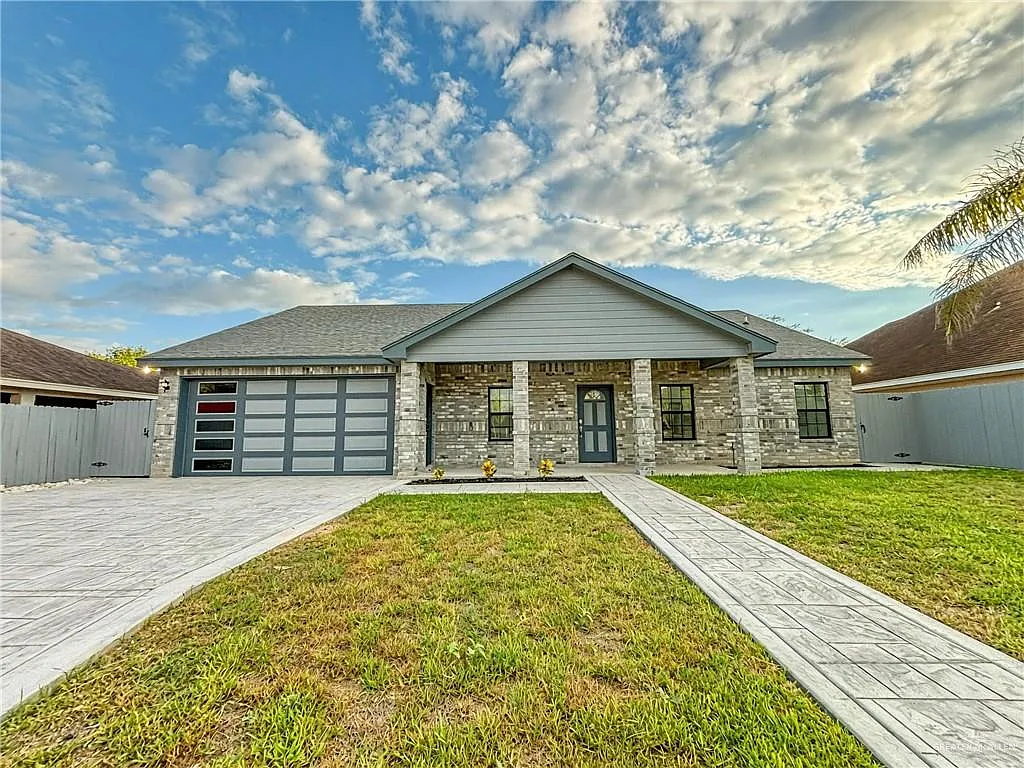 3 bed, 2.5 bath, 1440 sqft, $2,190 — Photo 1