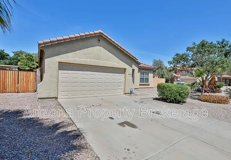 2736 W Mineral Butte Dr — Photo 3