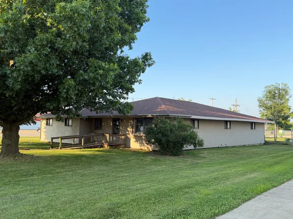 694 N Elm St, Herscher, IL 60941