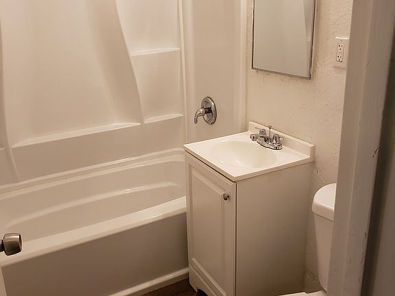 5th image of 2108 Sunrise Ave APT 1