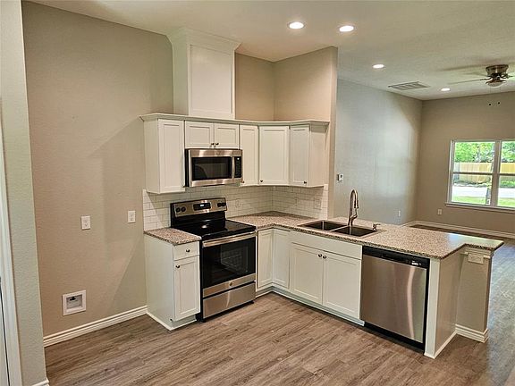 3rd image of 14975 Wyatt Earp Lane
