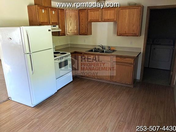 4th image of 1555 W Railroad Ave