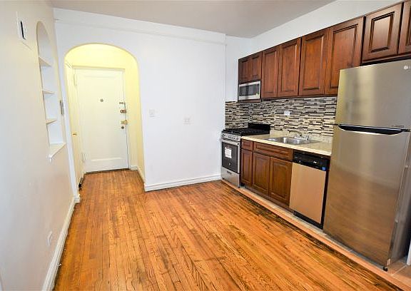 3rd image of 4115 45th St APT 3K