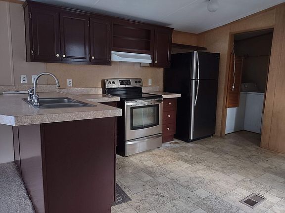 5th image of 7466 Madeline Cir