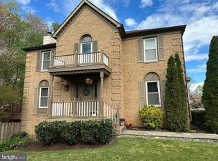 7945 Yancey Dr, Falls Church, VA 22042