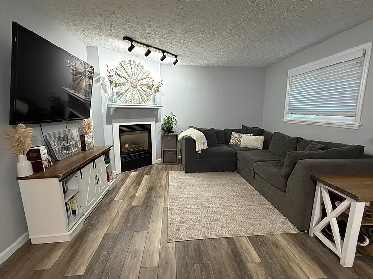 9135 Parkpoint Ln — Photo 4