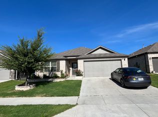 8709 Heliotrope Ln, Fort Worth, TX 76131