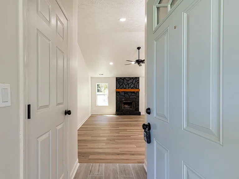 303 Colony Springs Ct — Photo 2