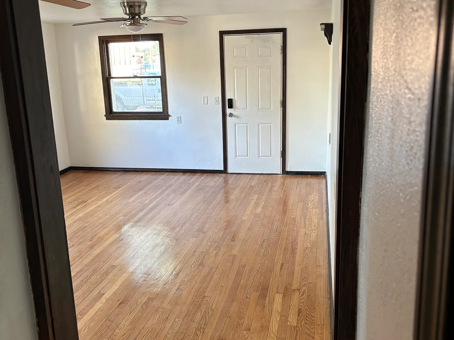 2 bed, 980 sqft, $1,500 — Photo 4