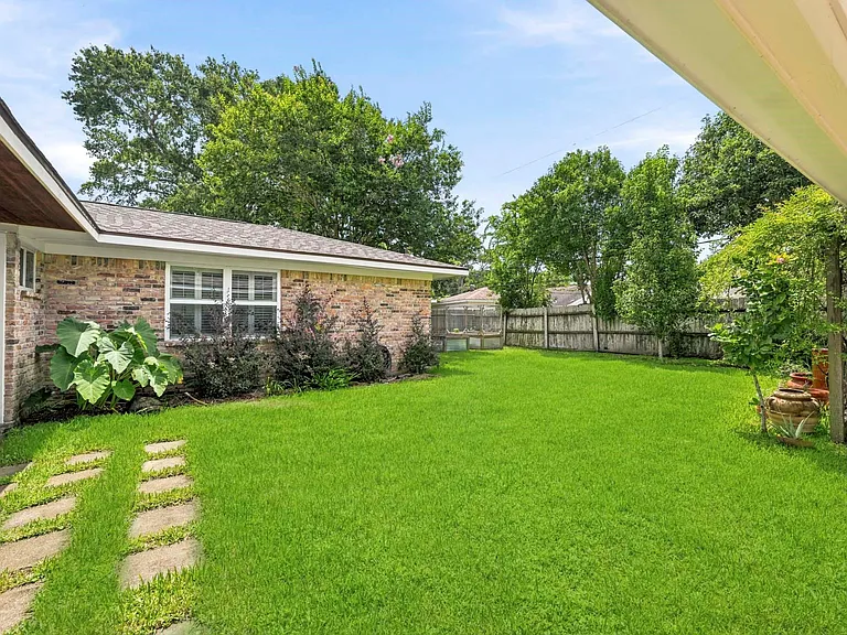 6131 Yarwell Dr — Photo 42