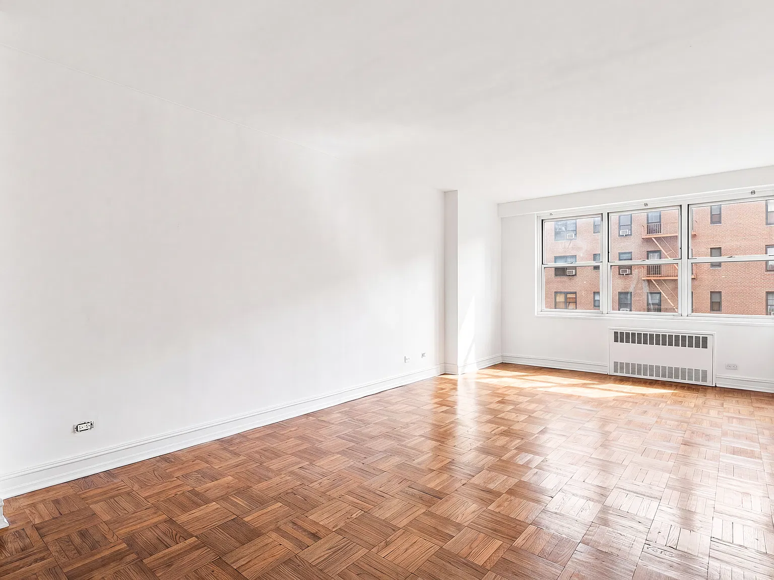 888 Eighth Avenue — Photo 2