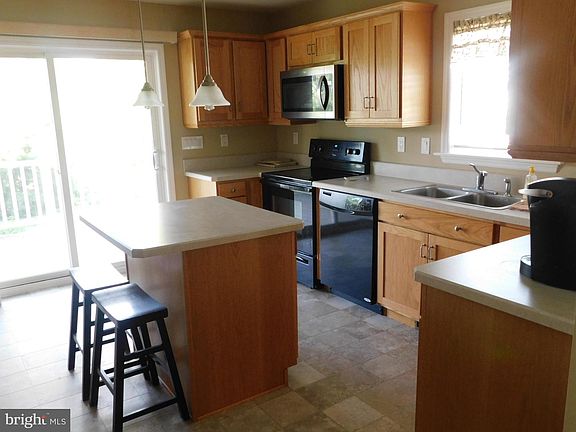 5th image of 21 Wren Dr