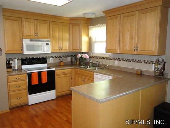 3rd image of 58 Stacy Dr