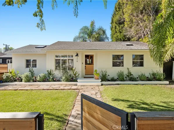 219 Lillian Pl, Costa Mesa, CA 92627