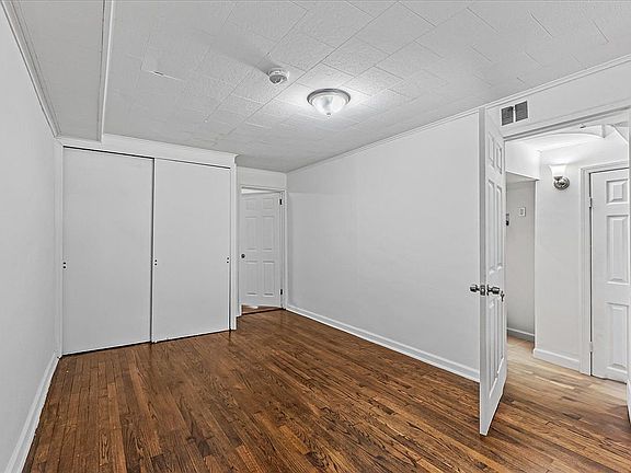 5th image of 1049 E 219th St #1