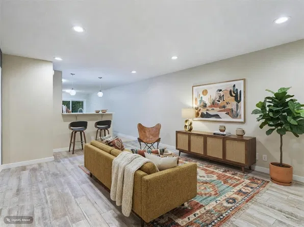 2303 E Side Dr APT 217, Austin, TX 78704