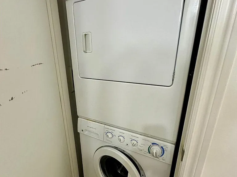 234 Rideau St #209 — Photo 10
