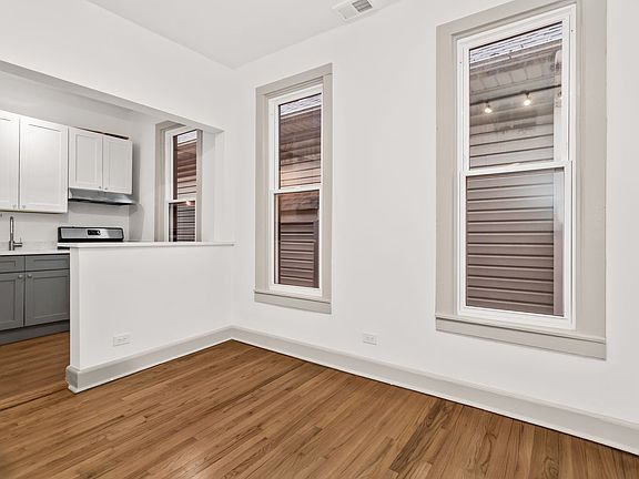 2nd image of 2030 N Oakley Ave #2F