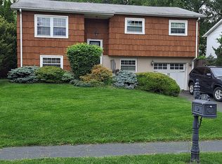 3 Southwind Dr, Norwalk, CT 06854