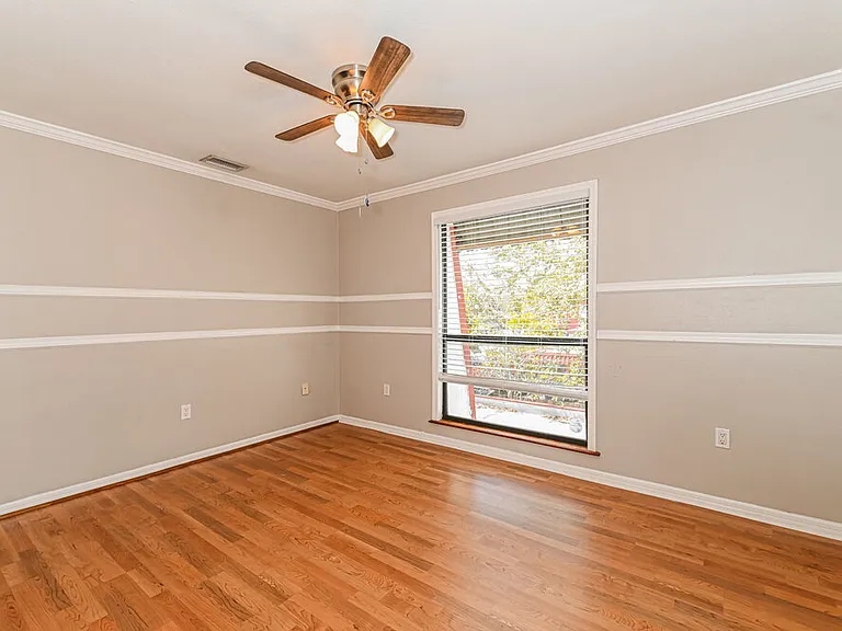 10907 Meadow Lark Cove Dr — Photo 12