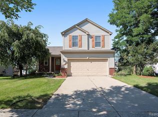 6443 Cranberry Dr, Holly, MI